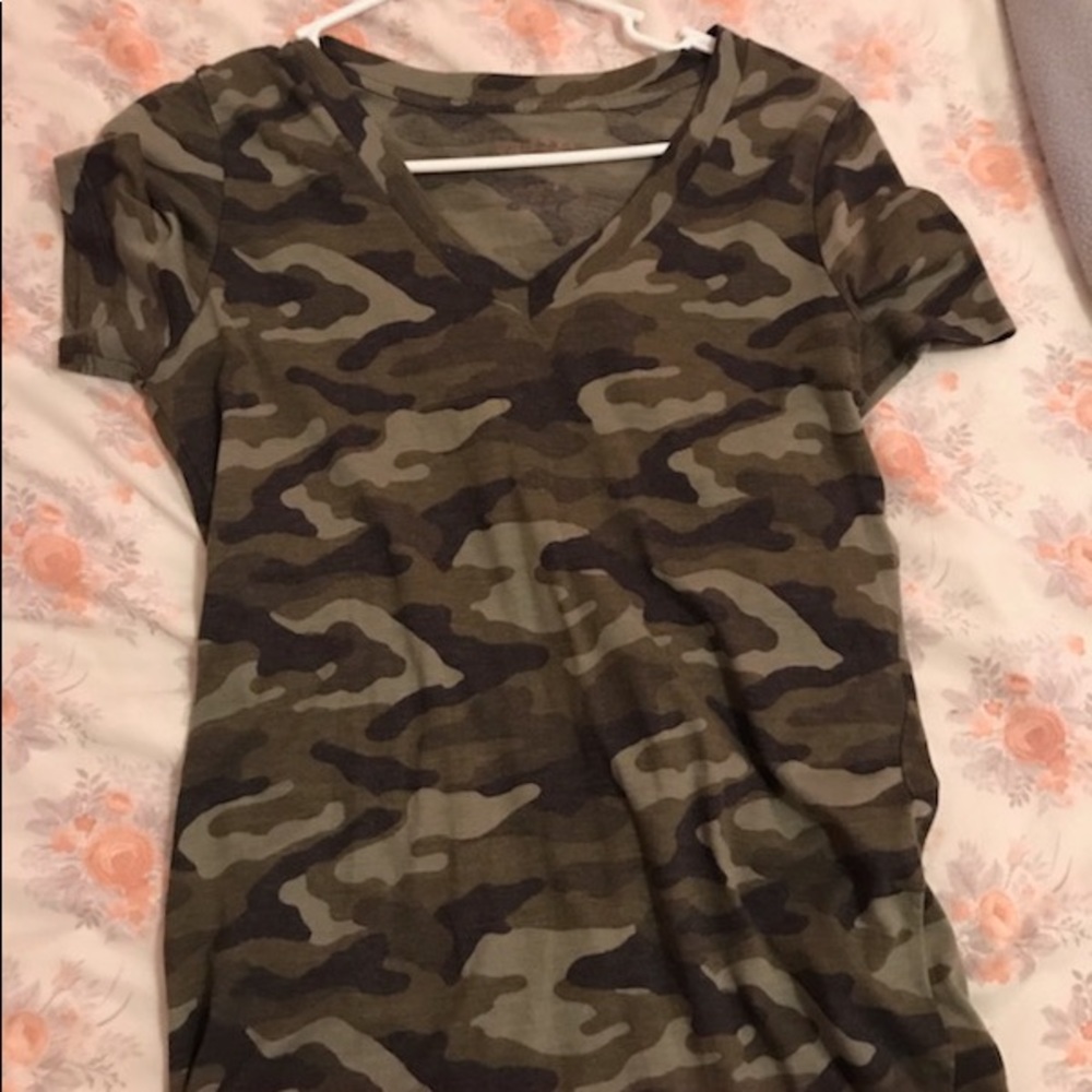 v neck t